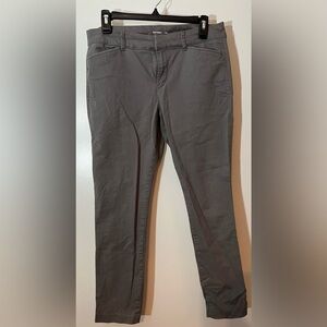 Old navy pixie pants size 8. Color grey